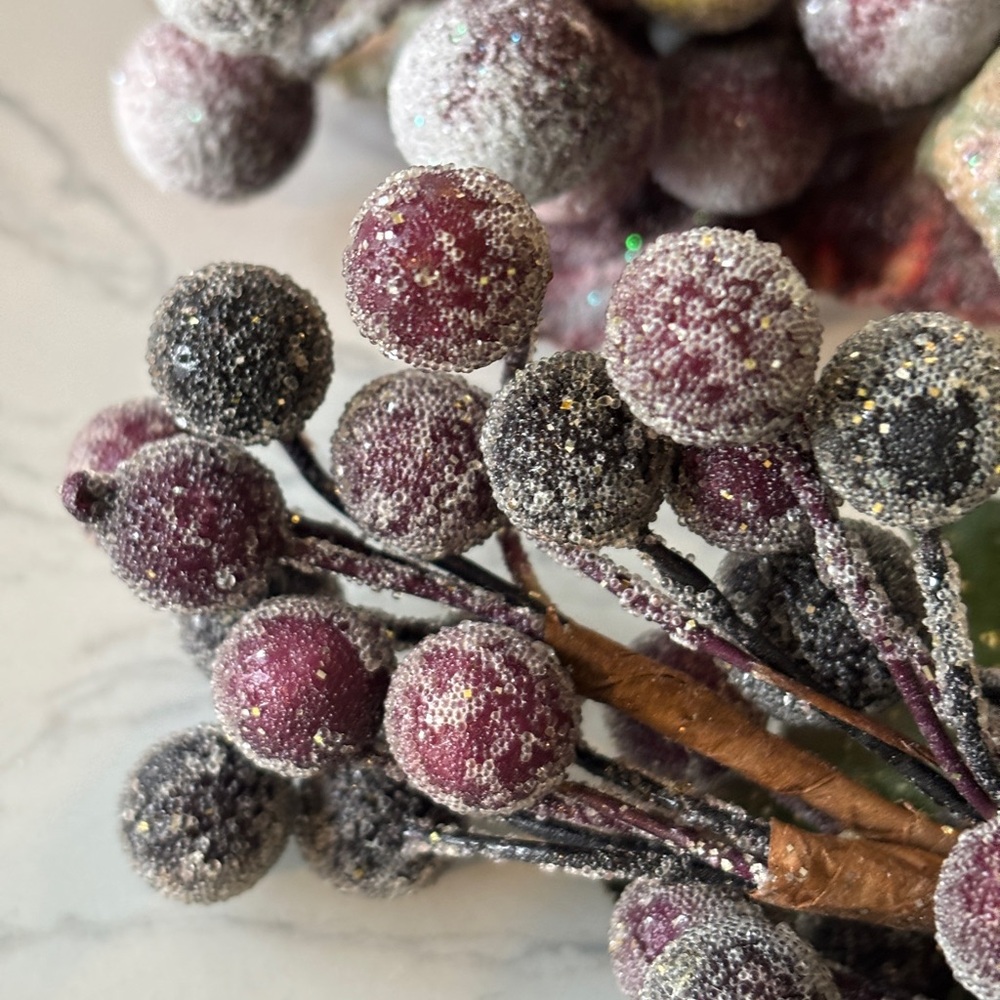 Set of three artificial beaded/ sugared grape vines in purple - Picture 8 of 8